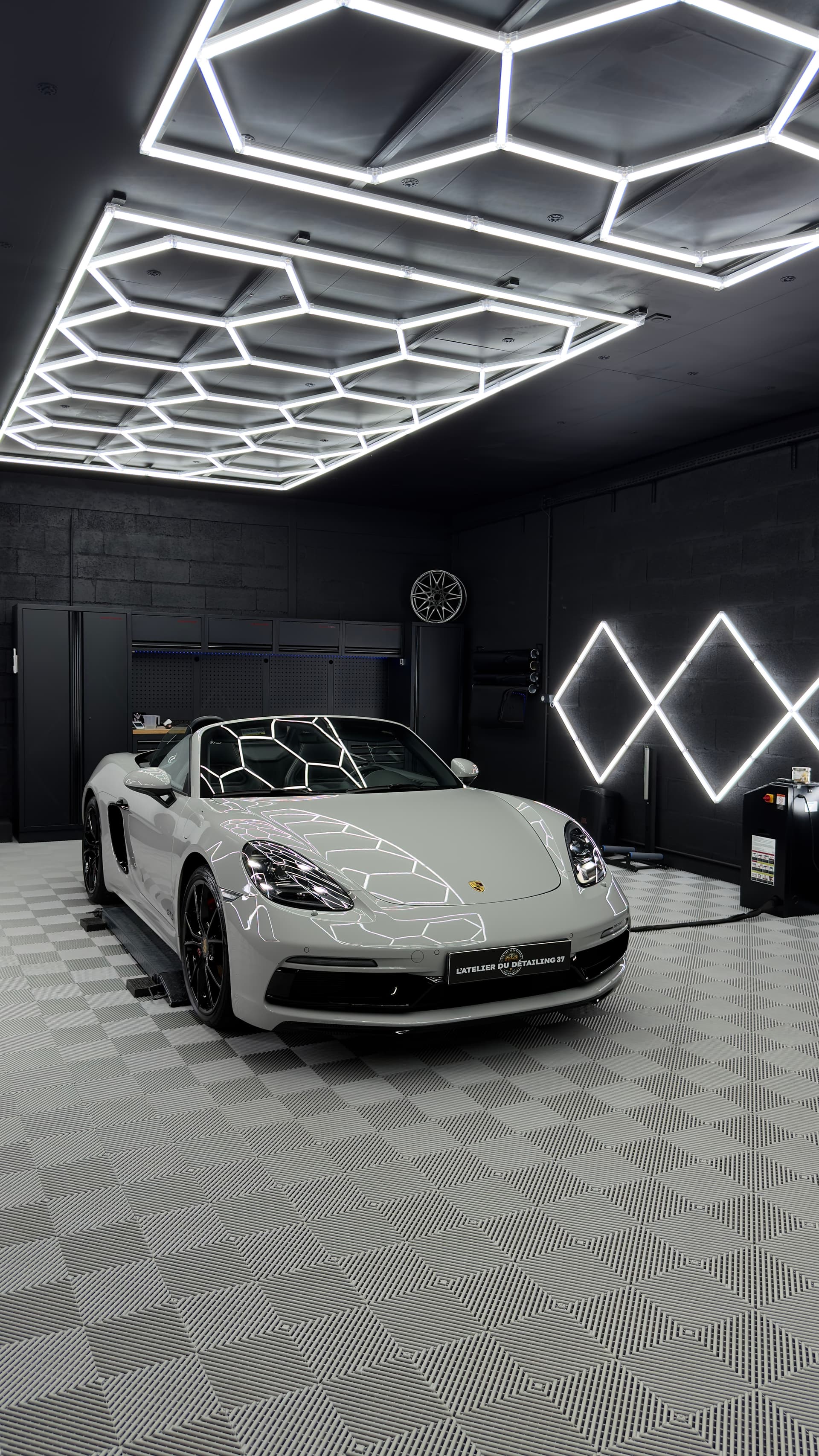 Porsche 718 GTS photo 2