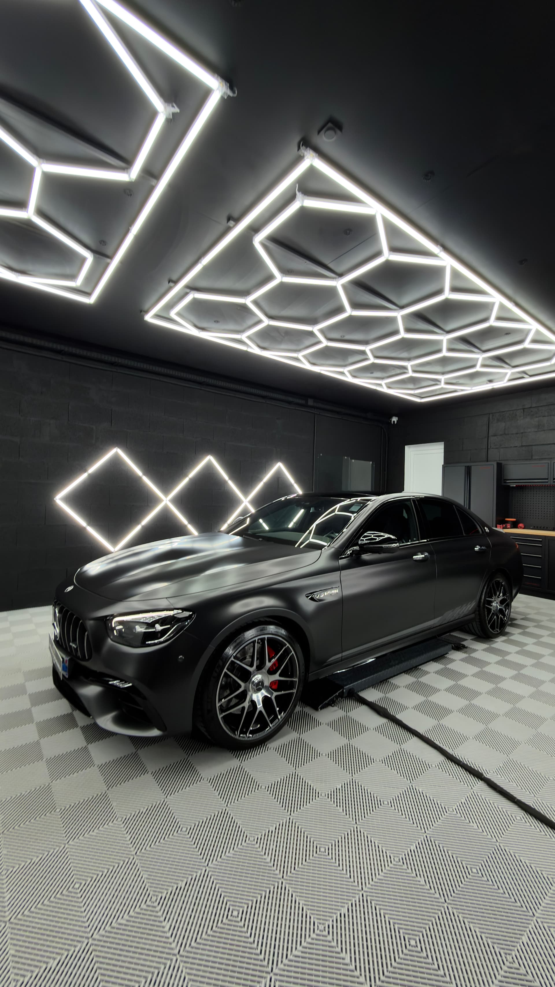 Mercedes-AMG E63S Final Edition photo 3