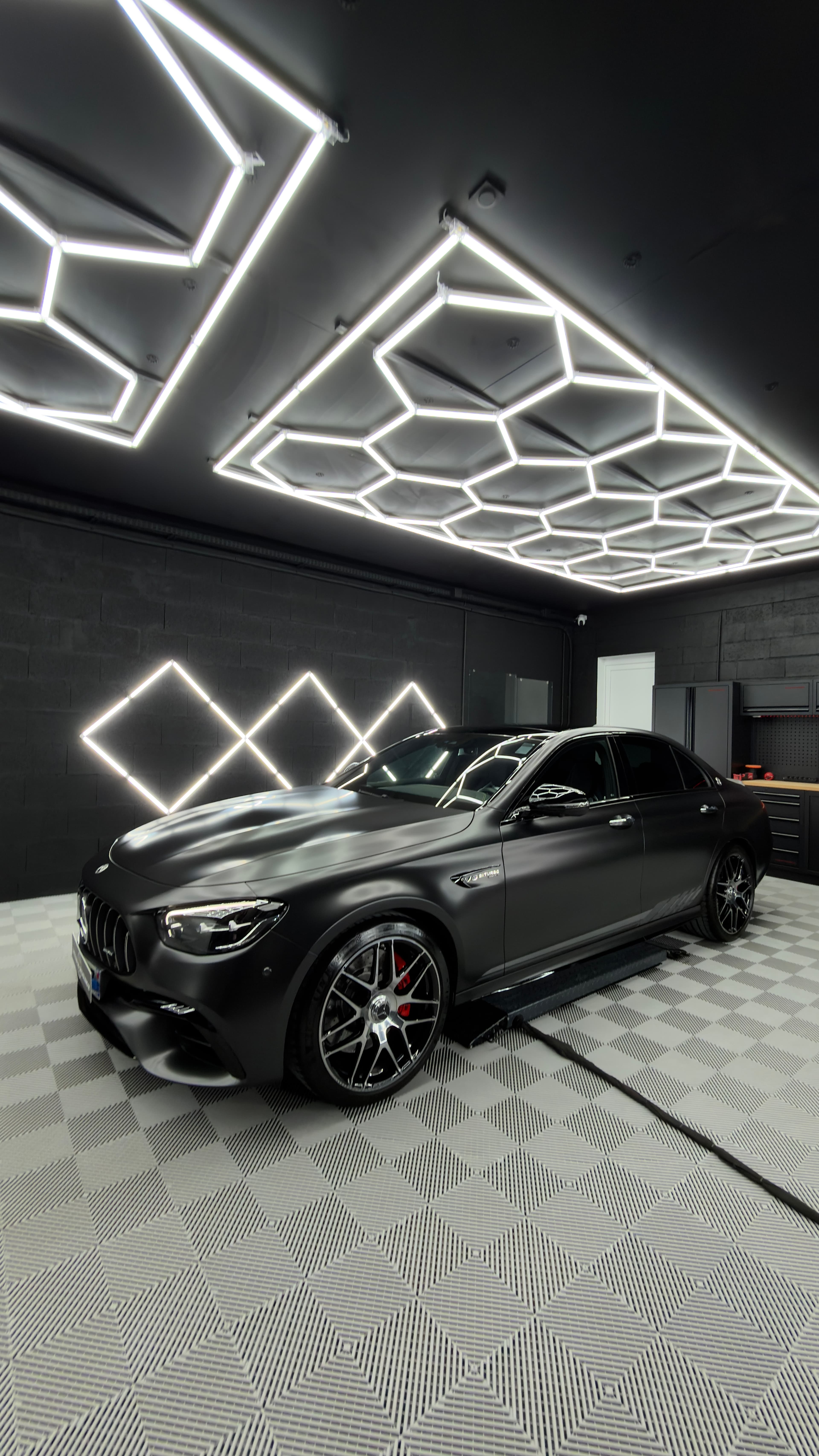 Mercedes-AMG E63S Final Edition photo 3
