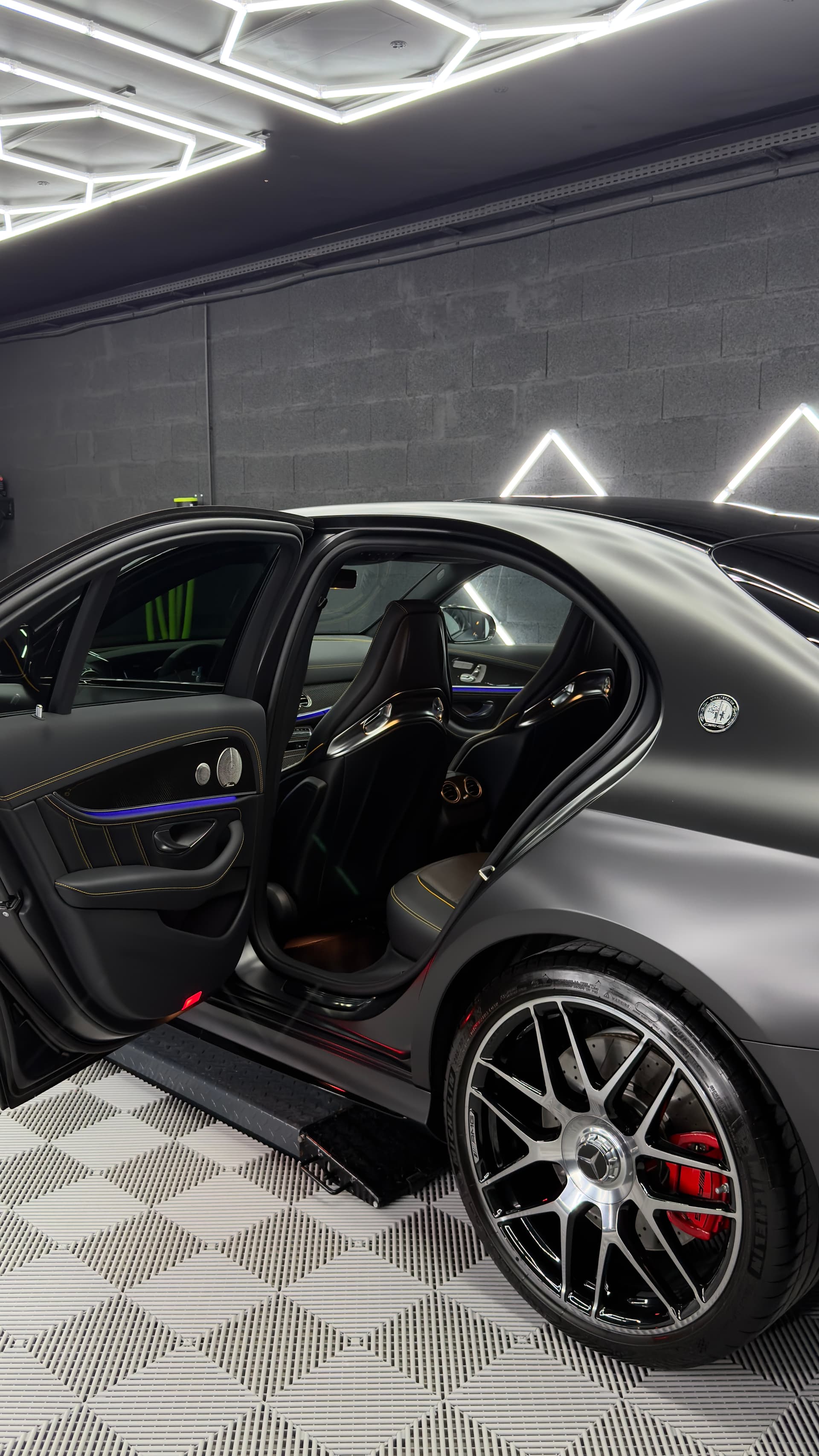 Mercedes-AMG E63S Final Edition photo 4