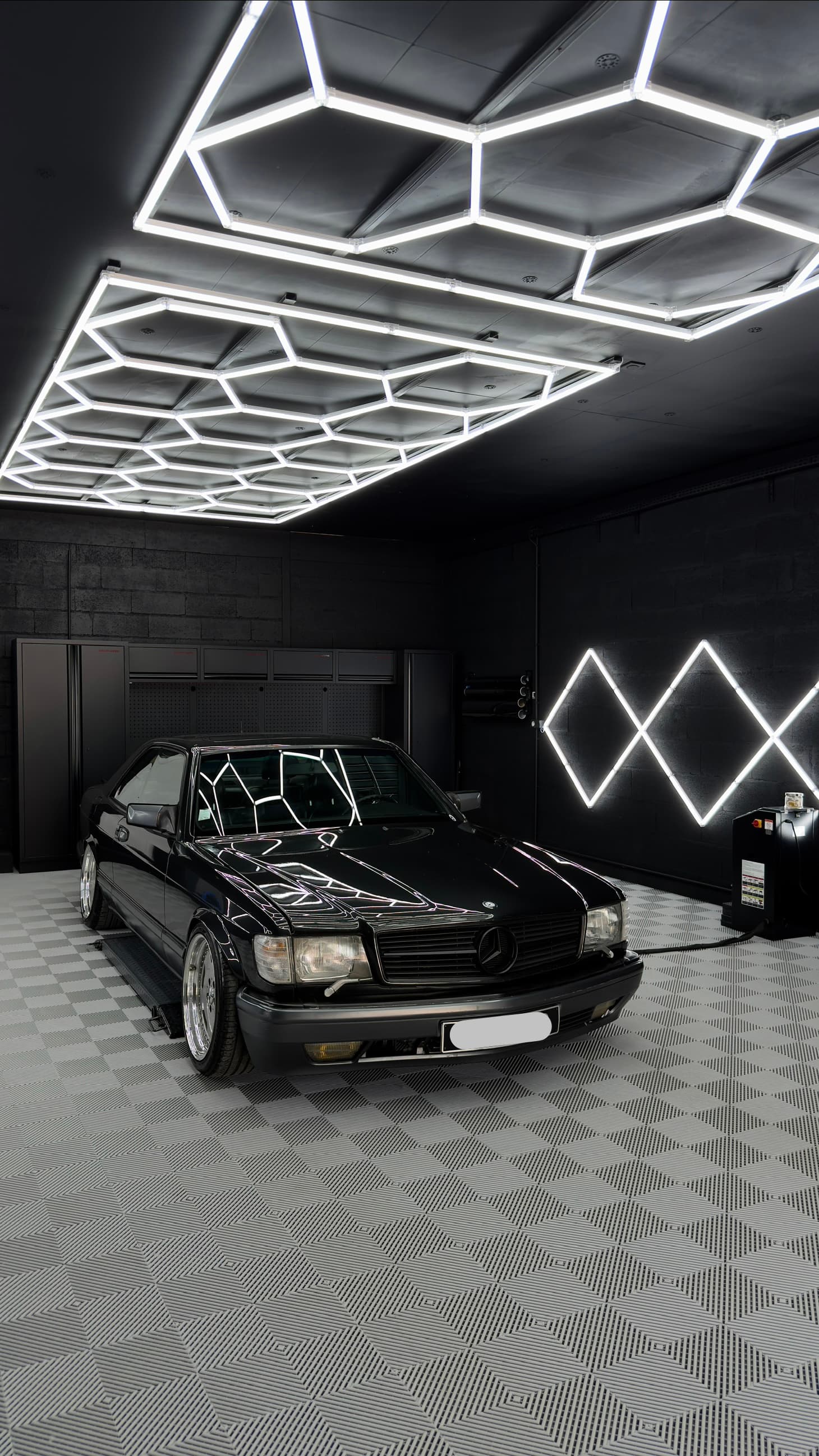 Mercedes 560 SEC photo 2
