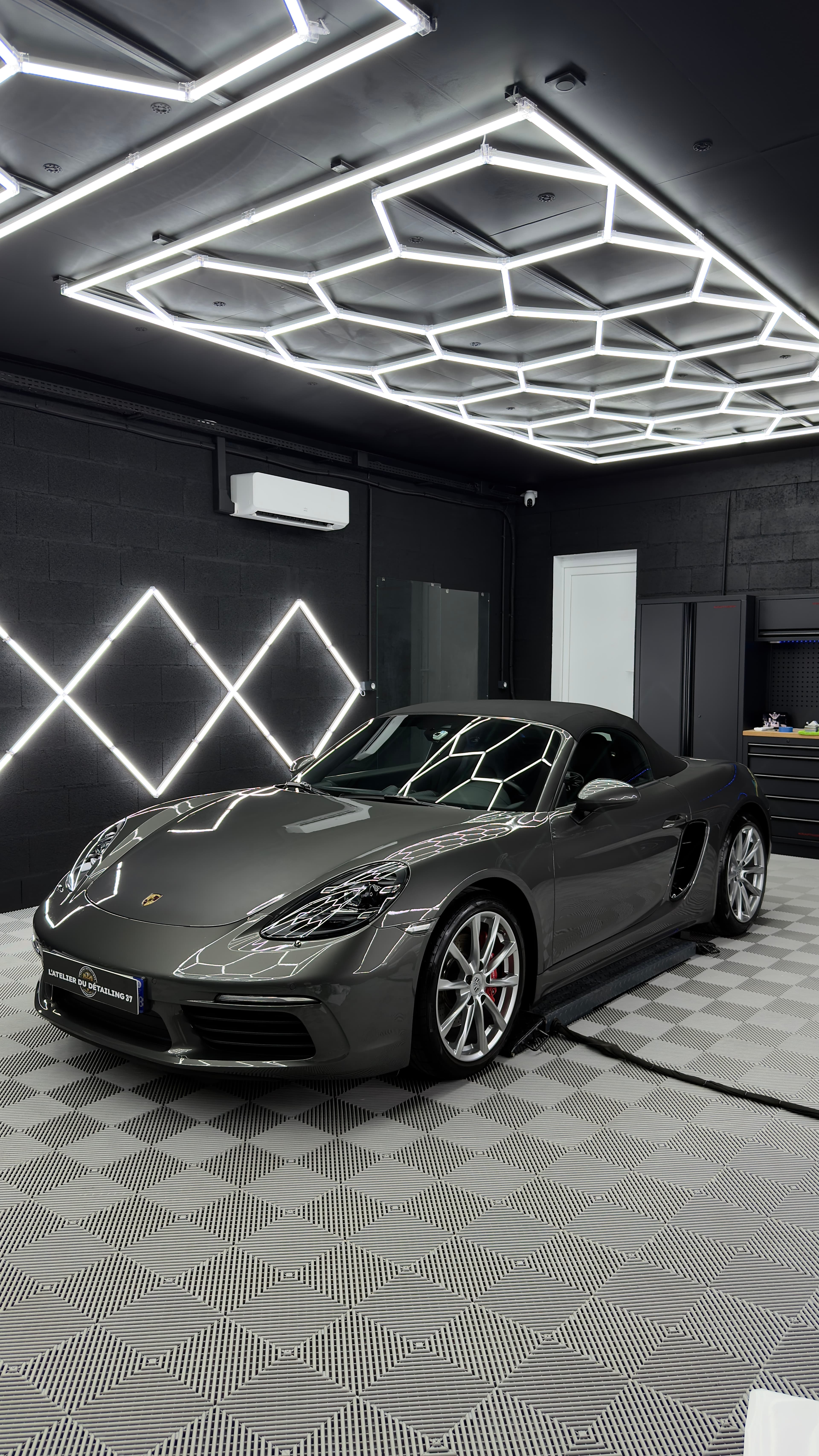 Porsche 718 Boxster S photo 5