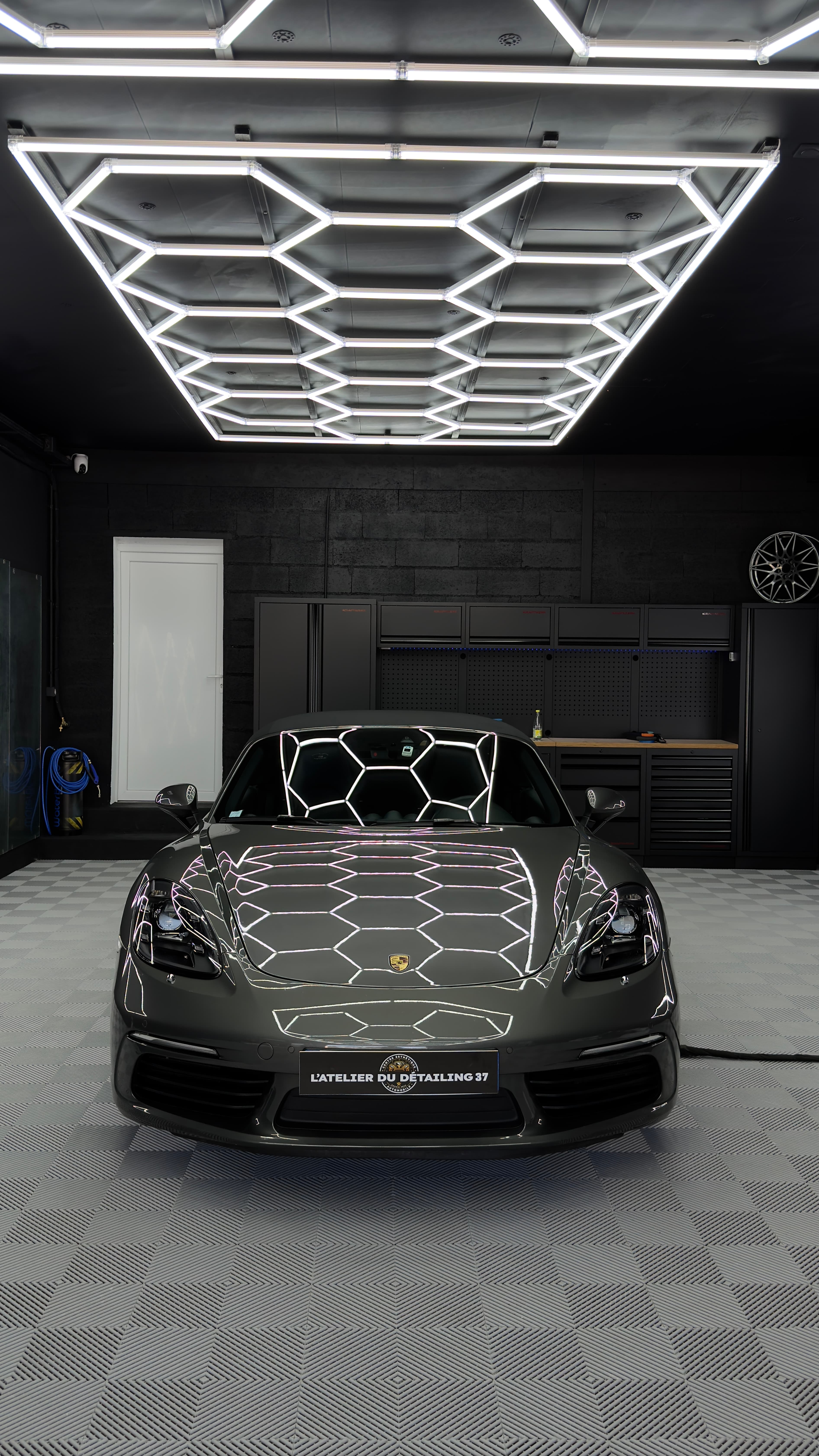 Porsche 718 Boxster S photo 7